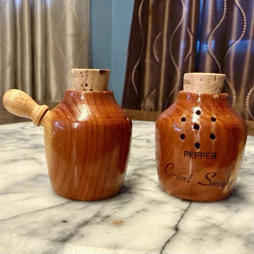 VTG Souvenir MCM Wood Moonshine Jugs Salt Pepper Shakers Great‎ Smokey Mountains